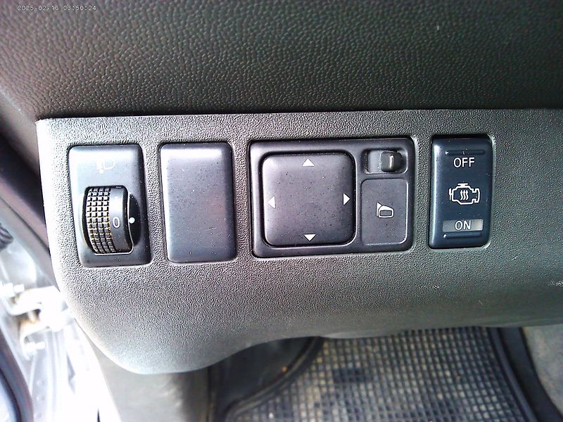 Nissan Navara 2.5 DCi, 126 kW,klima,nová STK - fotka 12 z 20