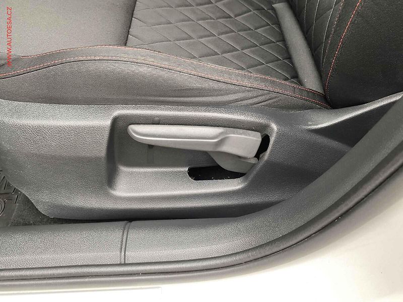 Škoda Octavia (2017) 2.0 TDI, RS, navi - fotka 14 z 17