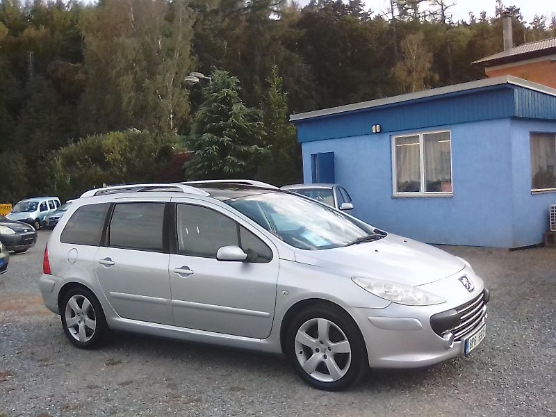 Peugeot 307 (2007) 2.0i 16V  SW , závěs - fotka 11 z 33