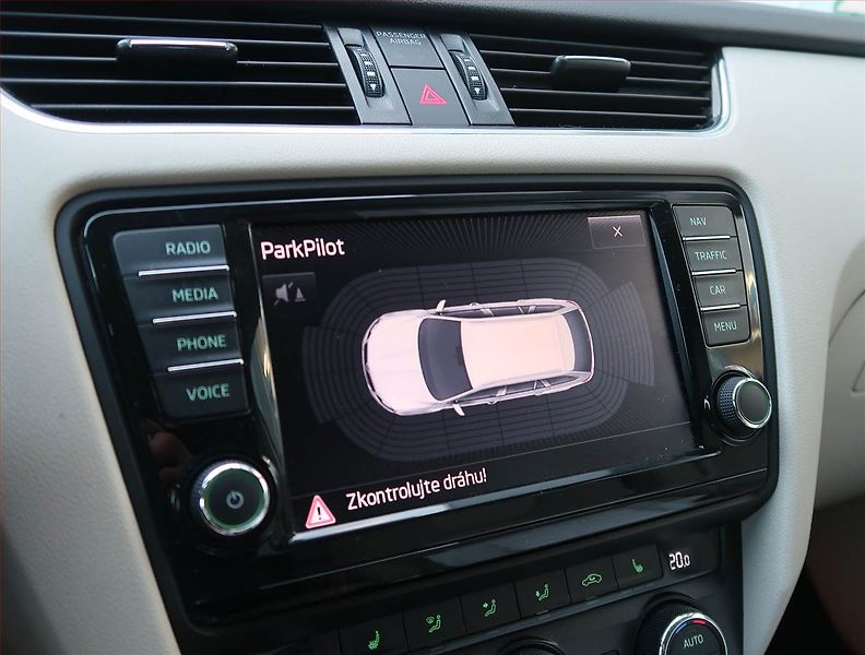 Škoda Octavia (2015) 2.0 TDI, Automat, Serv.kniha - fotka 19 z 19