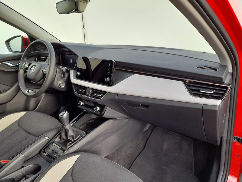 Škoda Scala First Edition 1.0 TSI 85kW 6MP - fotka 17 z 20