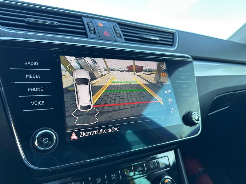Škoda Superb (2024) 2.0TDi VIRTUAL,KAMERA,1.MAJ. - fotka 13 z 18