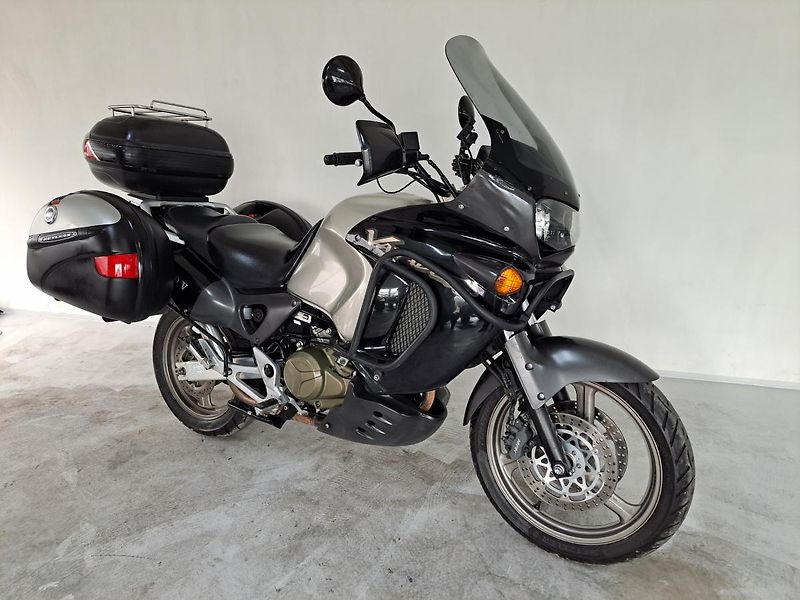 Honda XL 1000 V Varadero (2000) - fotka 3 z 17