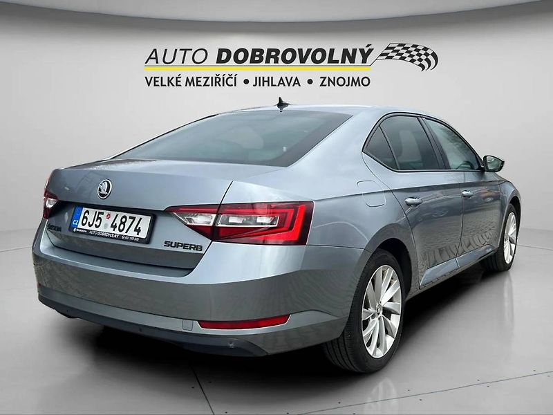Škoda Superb Liftback 2.0 TDI DSG 140kW 6AT - fotka 8 z 36