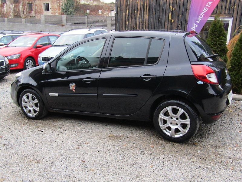 Renault Clio (2013) 1.2i 55kW  ZIMNÍ PNEU - fotka 4 z 34