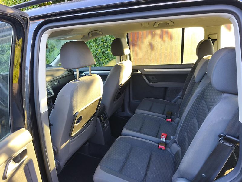 Volkswagen Touran (2008) 2.0 TDI-AUTOMAT.PŘEVODOVKA MÁ  - fotka 10 z 11