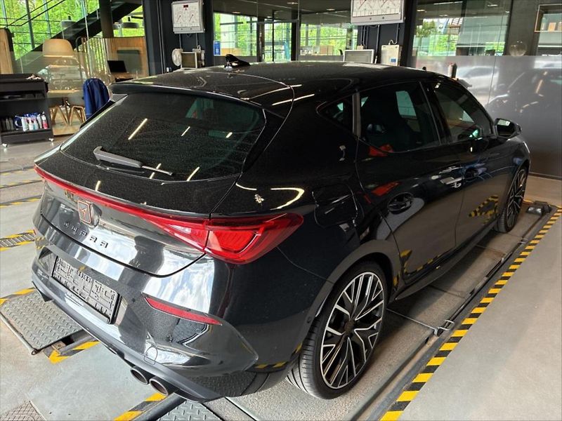 Seat Leon 2,0 TSI 221 KW,PANO,KAMERA - fotka 4 z 12