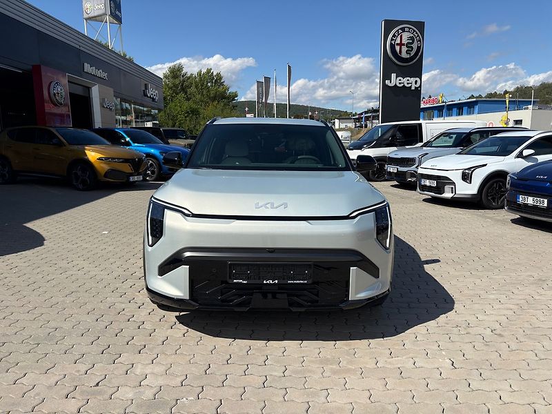 Kia EV3 (2026) 4x2 GT-LINE 150 KW + 81,4 KWH - fotka 2 z 18