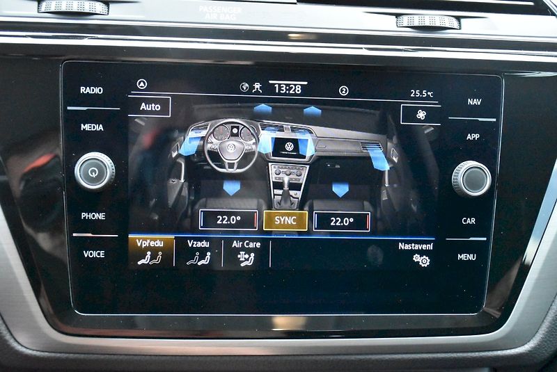 Volkswagen Touran (2022) Comfortline 1.5 TSI 110kW DSG - fotka 19 z 32