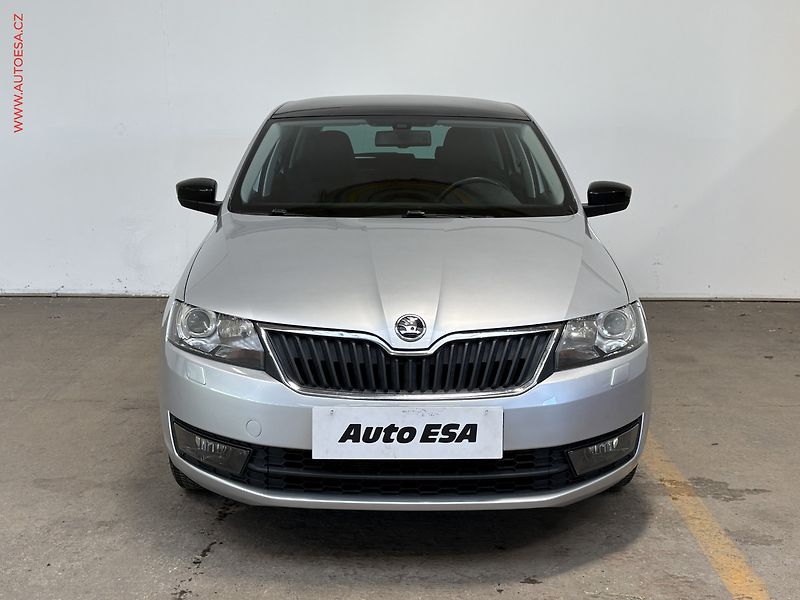 Škoda Rapid (2014) 1.2 TSi, Style, xenon, panor - fotka 2 z 16
