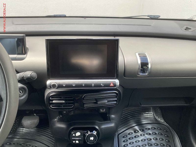 Citroën C4 Cactus (2014) 1.6HDi, ČR, AT, navi, park - fotka 12 z 17
