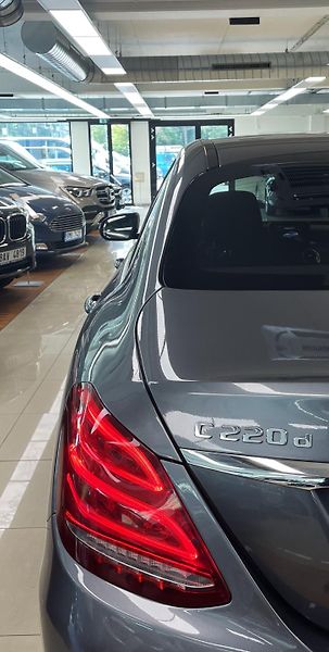 Mercedes-Benz Třídy C C 220d, 4 MATIC, AMG PAKET, ČR - fotka 23 z 27