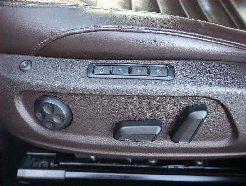 Volkswagen Passat (2011) 2.0 TDI, 4X4, Automat, Navi - fotka 20 z 20
