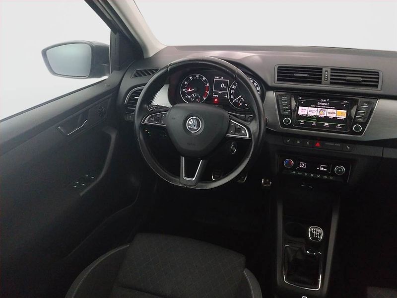 Škoda Fabia (2015) Style 1.2 TSI, Navi, Tempomat - fotka 7 z 20