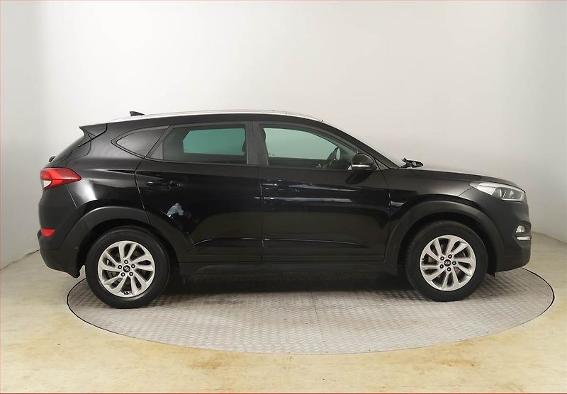 Hyundai Tucson (2017) 1.7 CRDi, Serv.kniha, Navi - fotka 6 z 21