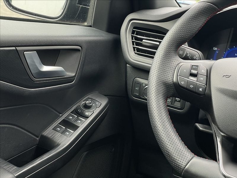Ford Kuga 2,5 Duratec HEV CVT ST-Line X - fotka 14 z 24