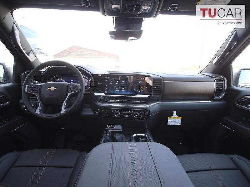 Chevrolet Silverado (2026) High Country 6.2 V8  - fotka 21 z 48