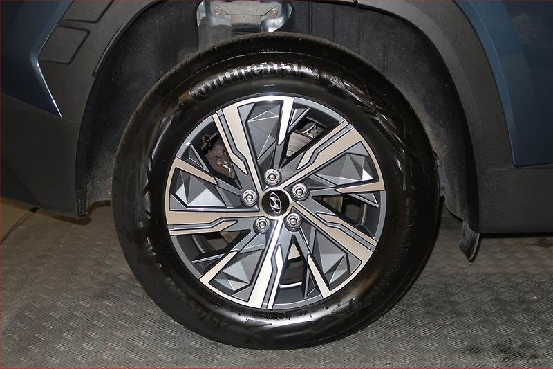 Hyundai Tucson (2021) Family 1.6 T-GDI - fotka 15 z 17