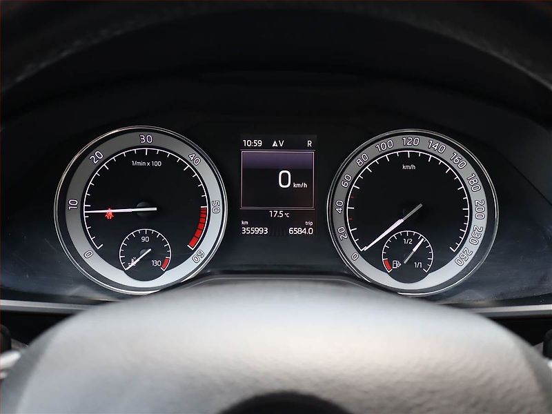 Škoda Superb (2016) Laurin&Klement 2.0 TDI, 4X4 - fotka 9 z 23