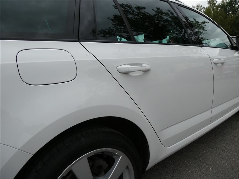 Škoda Octavia 2,0 TDi110kW ELEGANCE,ČR,ZÁVĚS - fotka 13 z 45