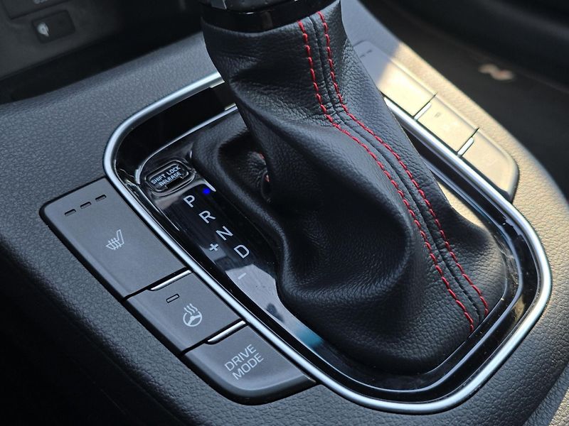 Hyundai i30 (2021) N-Line 1.5 T-GDi A/T 117kW, Se - fotka 22 z 28