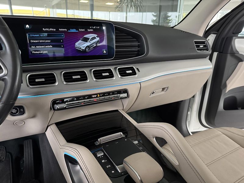 Mercedes-Benz GLE 300d 4M*AMG*AirMatic*REZERVACE - fotka 19 z 38
