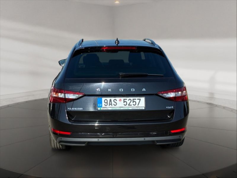 Škoda Superb 2,0 TDI 147 4x4 Style Aut - fotka 4 z 10