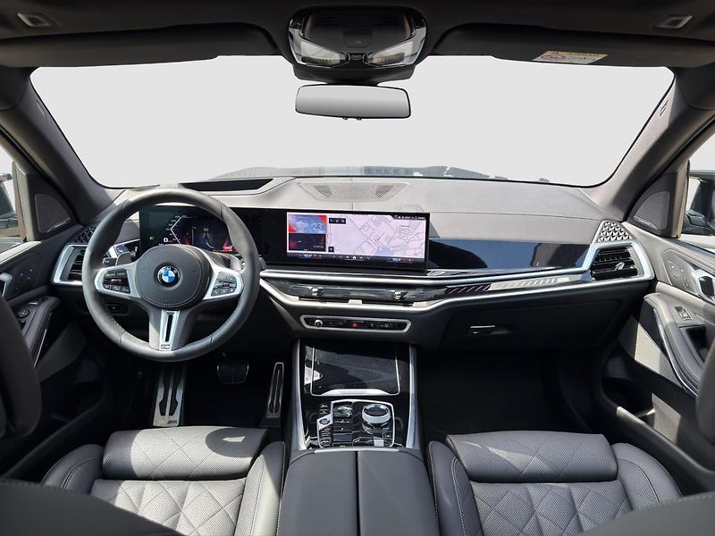 BMW X5 M60i - fotka 4 z 23