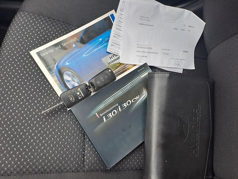 Hyundai i30 (2012) 1.4i DOLOŽENÉ KM - fotka 33 z 33