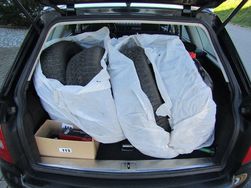 Audi A6 (2003) 1.9 TDI 96kW 2 SADY PNEU - fotka 22 z 33