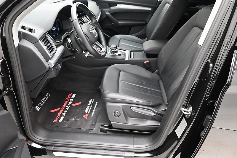 Audi Q5 2,0 50TFSIe 195kW 4x4 S-Tronic - fotka 13 z 32