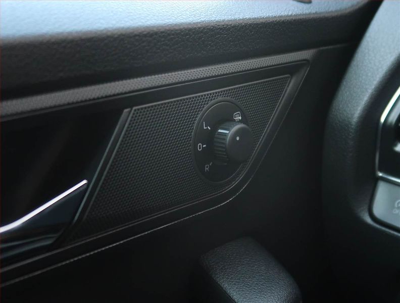 Škoda Fabia (2018) Style 1.0 TSI, ČR,1.maj - fotka 22 z 25
