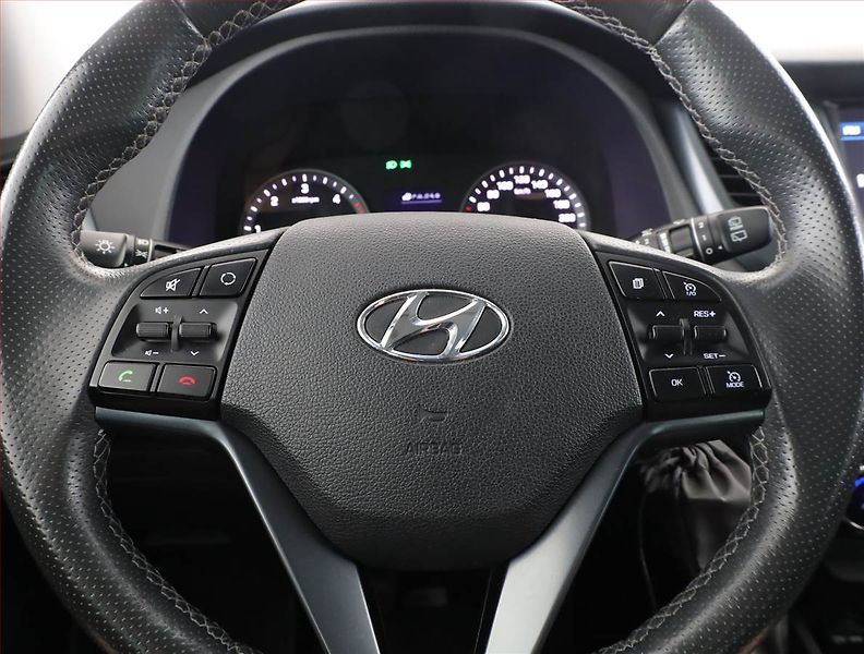 Hyundai Tucson (2017) 1.7 CRDi, Serv.kniha, Tempomat - fotka 8 z 18