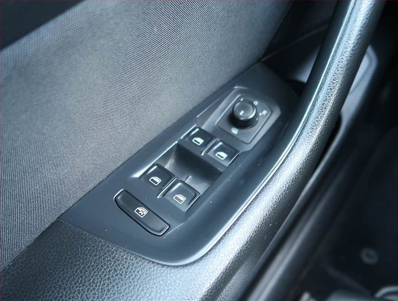 Volkswagen Passat (2015) Comfortline 1.6 TDI, Navi - fotka 14 z 15