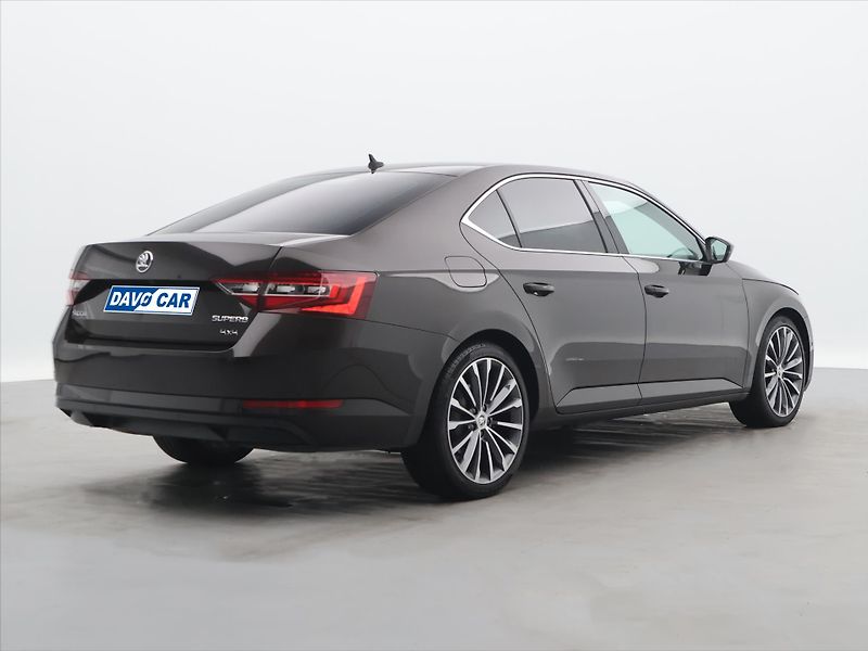 Škoda Superb 2.0 TDI 140kW 4x4 Style CZ - fotka 7 z 40