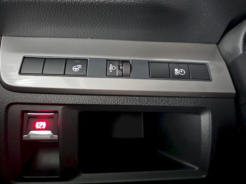 Toyota ProAce Verso (2025) 2.0D 130kW 8AT VIP SKYVIEW 7S - fotka 23 z 29