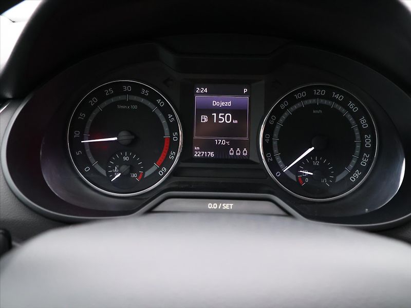 Škoda Octavia 2,0 TDI 135kW 4x4 DSG CZ Scout - fotka 16 z 28