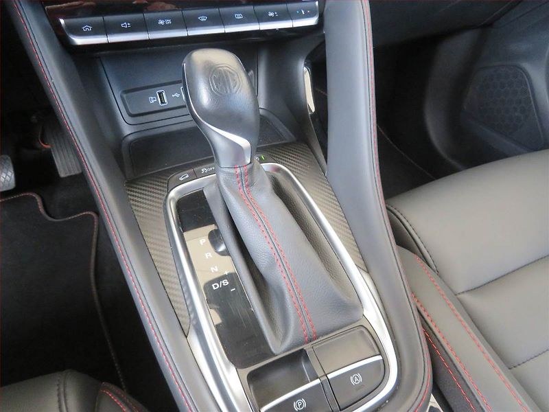 MG ZS (2022) Exclusive 1.0 Turbo, Automat - fotka 17 z 18