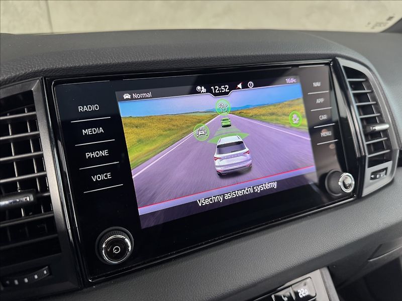 Škoda Karoq 2,0 TDi  DSG Sportline Virtual - fotka 31 z 49