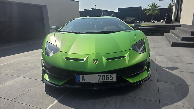 Lamborghini Aventador (2020) SVJ MAT GREEN-CARBON-SERVIS - fotka 3 z 12