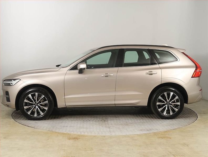 Volvo XC60 (2023) B4 AWD - fotka 3 z 27