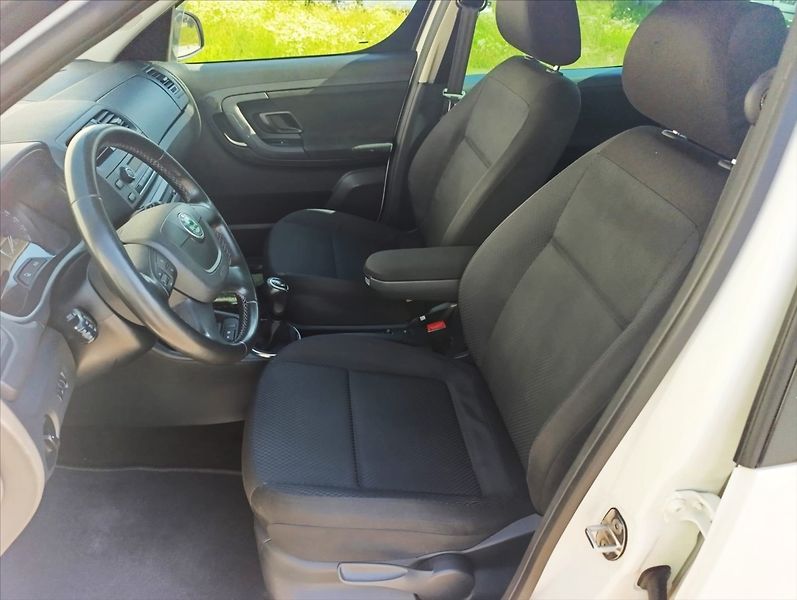 Škoda Roomster 1,6 TDi Aut.klima,Alu,Tempomat - fotka 14 z 36