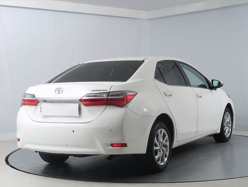 Toyota Corolla (2016) Lounge 1.6 Valvematic, ČR - fotka 5 z 15