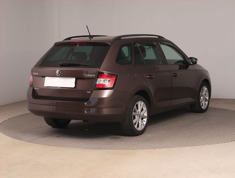 Škoda Fabia (2016) Style 1.2 TSI, Serv.kniha - fotka 5 z 15