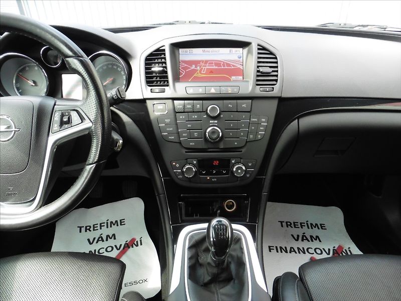 Opel Insignia 2,0   Cosmo Sports Tourer - fotka 9 z 16