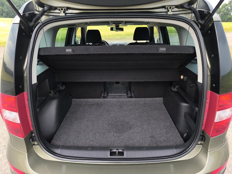 Škoda Yeti (2015) 2.0TDi DOLOŽENÉ KM - fotka 14 z 27