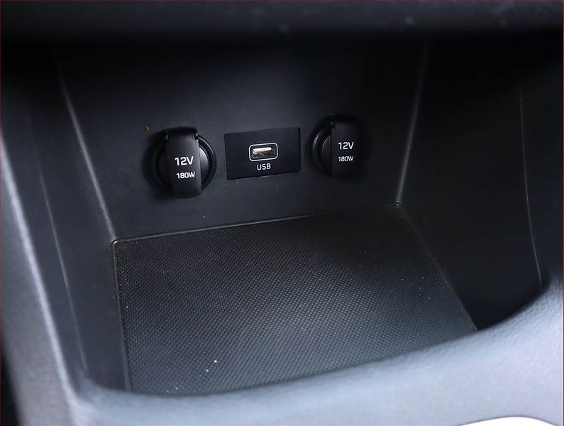 Hyundai i30 (2021) Family 1.5 T-GDI MHEV - fotka 16 z 19