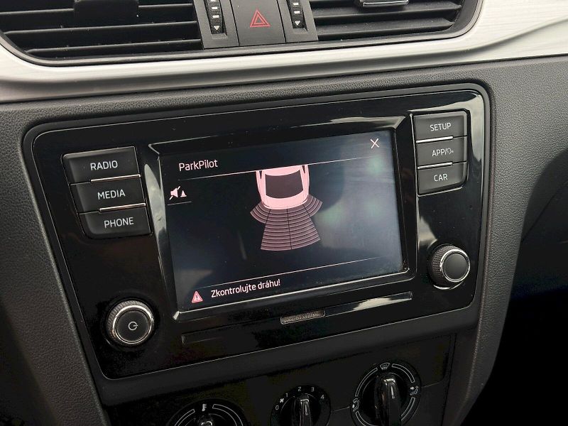 Škoda Rapid (2018) 1.0 TSI 81 kW Ambition Plus - fotka 18 z 20
