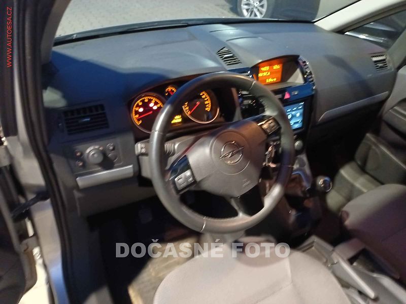 Opel Zafira (2011) 1.8 i 7míst, AC, TZ, xenon - fotka 3 z 3