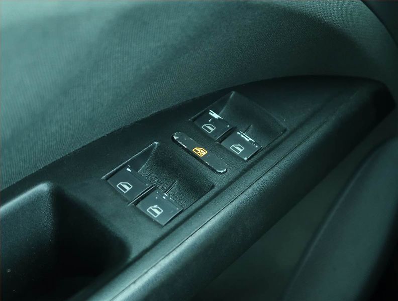 Seat Altea (2004) 1.6, po STK, CZ doklady - fotka 15 z 15
